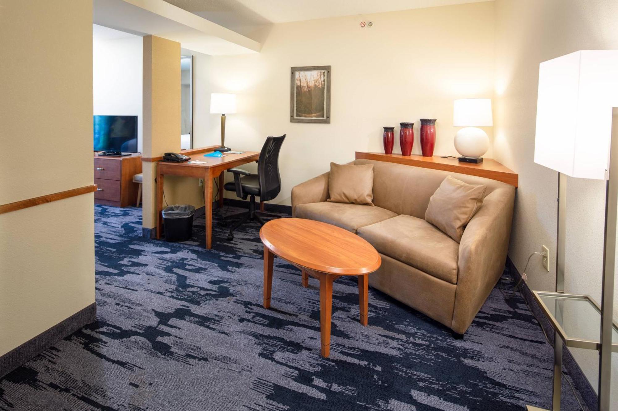 Fairfield Inn And Suites By Marriott South Boston Exterior photo