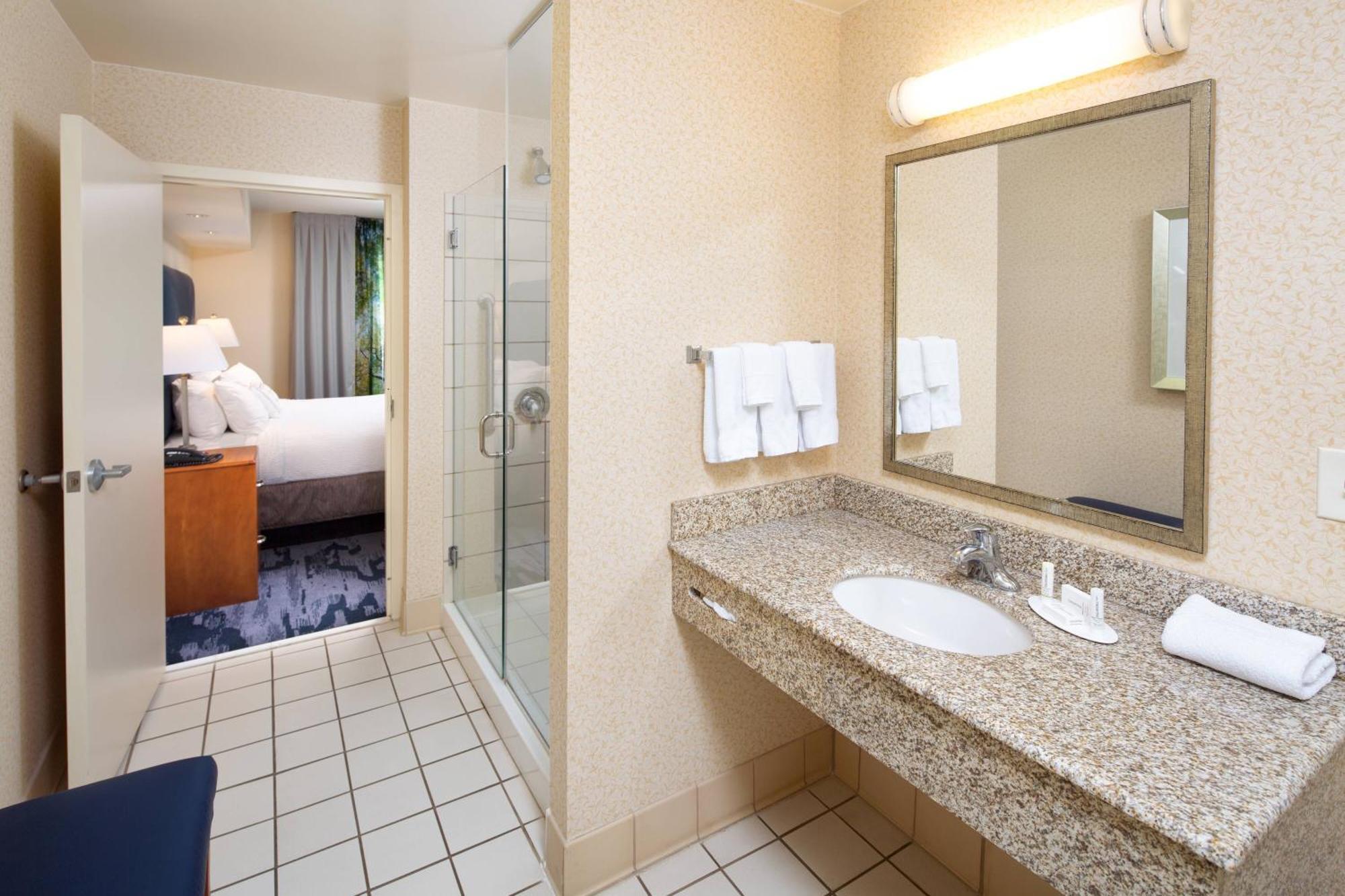 Fairfield Inn And Suites By Marriott South Boston Exterior photo