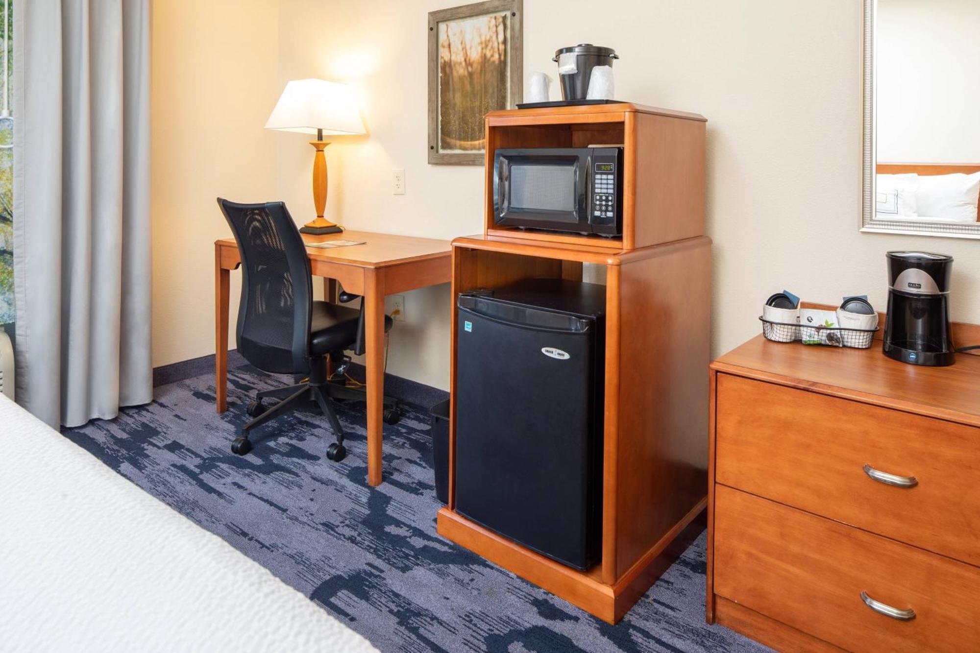 Fairfield Inn And Suites By Marriott South Boston Exterior photo